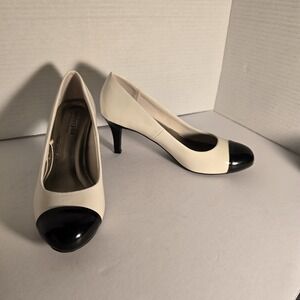 Comfort Plus by Predictions Cream Black Cap Toe Patent Heels Womens 6.5